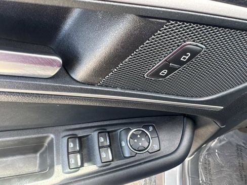 Used 2024 Ford Edge SEL image 11