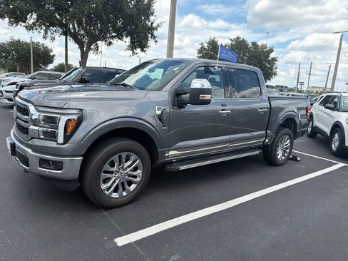 Used 2025 Ford F150 Lariat w/ Equipment Group 501A Mid AWD/4WD image 5
