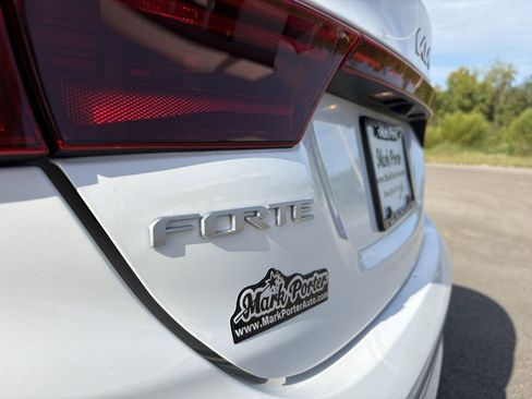 Used 2023 Kia Forte LXS image 10