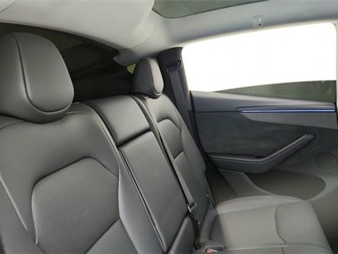 Used 2026 Tesla Model Y Long Range image 25