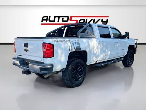Used 2017 Chevrolet Silverado 2500 LT AWD/4WD image 7