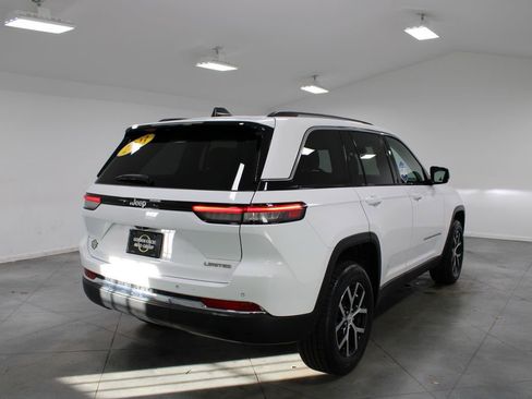 Used 2023 Jeep Grand Cherokee Limited image 9