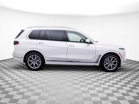 Used 2025 BMW X7 xDrive40i w/ Premium Package AWD/4WD image 6