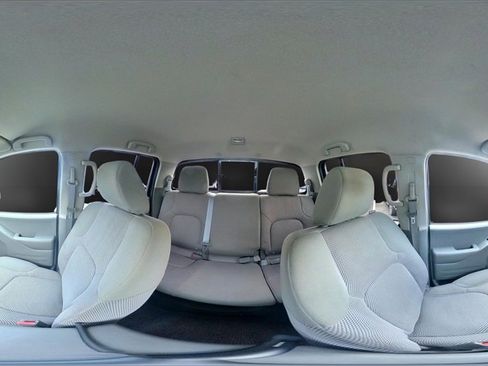 Used 2020 Nissan Frontier SV w/ Midnight Edition Floor Mats image 31