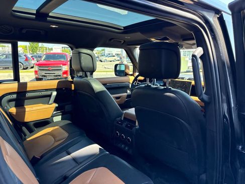 Used 2023 Land Rover Defender 130 X-Dynamic SE AWD/4WD image 12