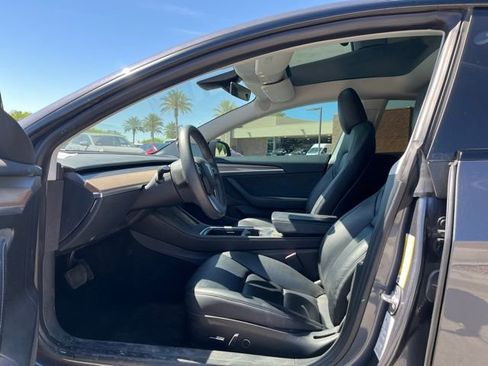 Used 2023 Tesla Model 3 Standard Range image 8