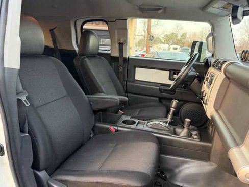 Used 2014 Toyota FJ Cruiser 4WD w/ Upgrade Package image 15