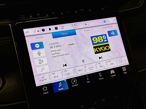 Used 2023 Jeep Grand Cherokee 4WD 4xe w/ Luxury Tech Group II image 21