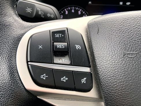 Used 2023 Ford Explorer XLT w/ Equipment Group 202A image 20