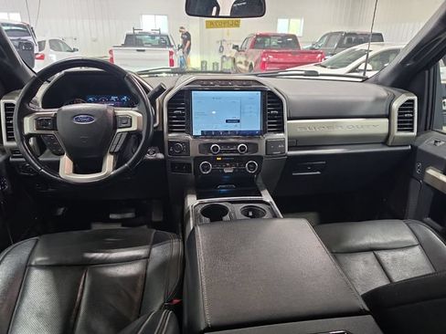 Used 2022 Ford F350 Lariat w/ Black Appearance Package AWD/4WD image 4
