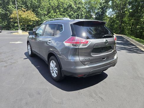 Used 2015 Nissan Rogue SV w/ SV Moonroof Package FWD image 6