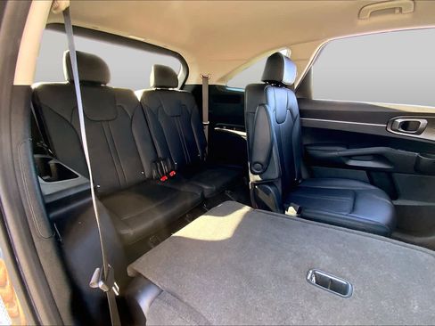 Used 2025 Kia Sorento EX FWD image 20