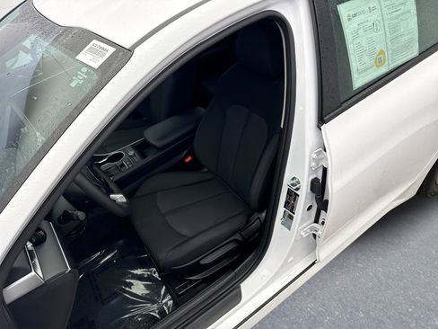 Used 2023 Kia K5 LXS image 11