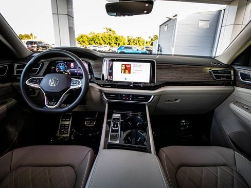 New 2026 Volkswagen Atlas SEL Premium R-Line image 32