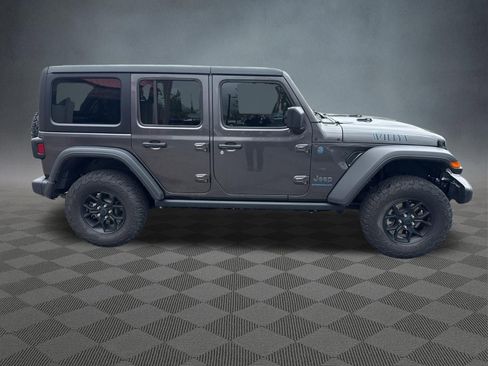 Used 2024 Jeep Wrangler Unlimited AWD/4WD image 2