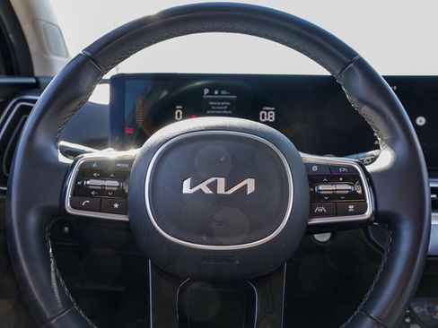 Used 2024 Kia Sorento S image 27