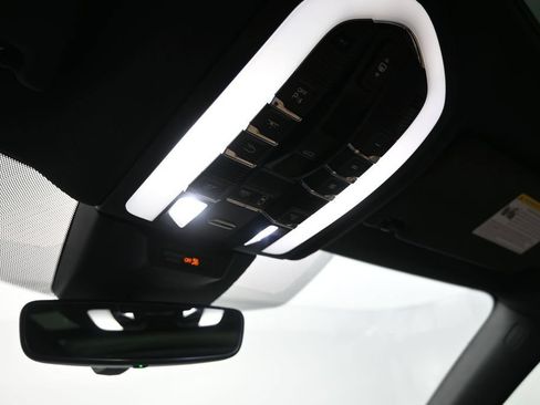 New 2026 Porsche Macan AWD/4WD image 17