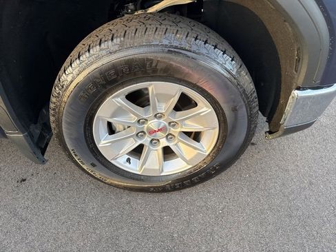 Used 2022 GMC Sierra 1500 SLE image 9