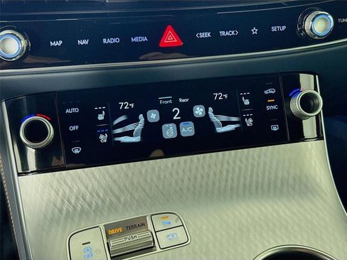 New 2026 Genesis GV70 2.5T Sport Prestige AWD/4WD image 18