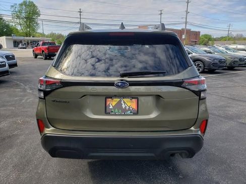 Certified 2025 Subaru Forester Premium AWD/4WD image 4