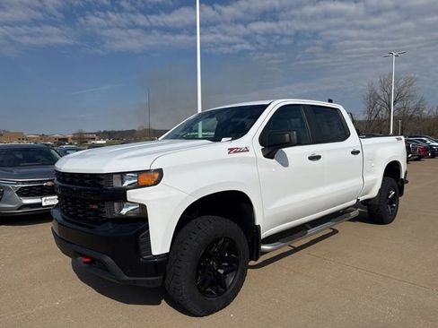 Used 2019 Chevrolet Silverado 1500 Custom Trail Boss w/ Custom Convenience Package AWD/4WD image 11