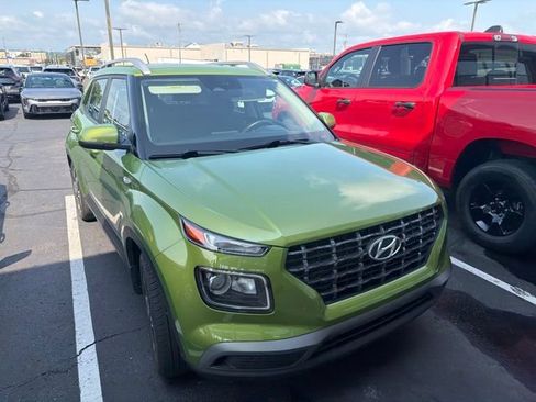 Used 2024 Hyundai Venue SEL FWD image 6