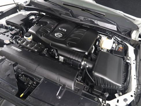 Used 2024 Nissan Armada Platinum w/ Captain's Chairs Package image 18