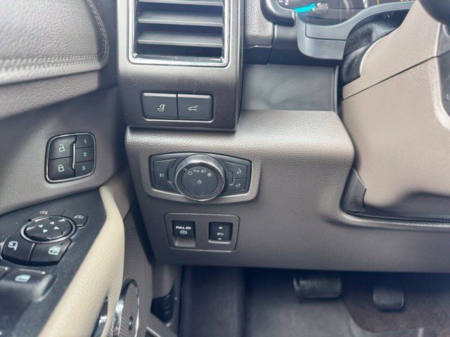 Used 2018 Ford Expedition Limited w/ Equipment Group 301A AWD/4WD image 30