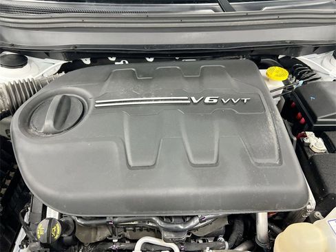 Used 2022 Jeep Cherokee Trailhawk image 24