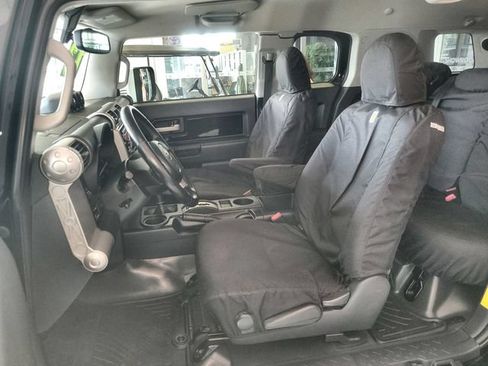 Used 2013 Toyota FJ Cruiser 4WD w/ Upgrade Pkg image 11