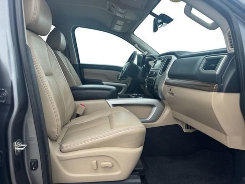 Used 2017 Nissan Titan SL image 13