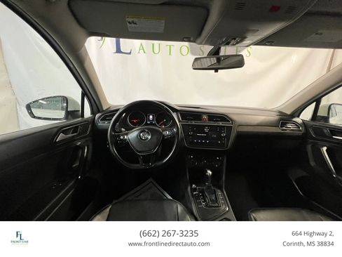 Used 2018 Volkswagen Tiguan SE w/ Panoramic Sunroof Package FWD image 14
