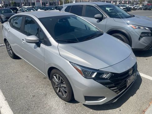 Used 2024 Nissan Versa SV FWD image 4