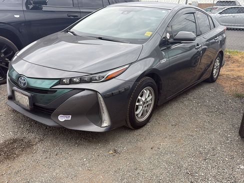Used 2018 Toyota Prius Prime Plus w/ Carpet Mat Package FWD image 1