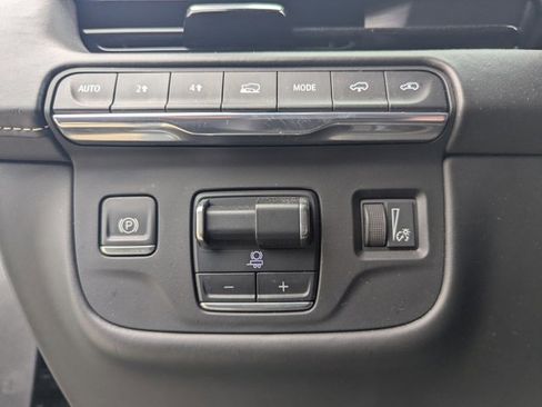 Used 2021 Cadillac Escalade ESV Premium Luxury Platinum image 10