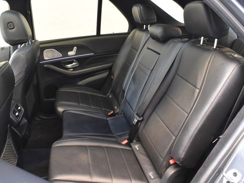 Used 2022 Mercedes-Benz GLE 350 4MATIC w/ AMG Line Exterior image 18