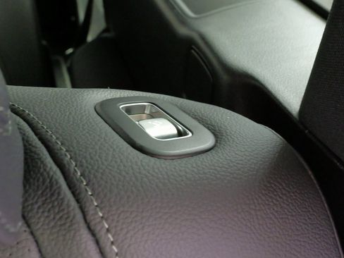 Used 2024 Mercedes-Benz GLS 450 4MATIC w/ AMG Line Exterior image 44