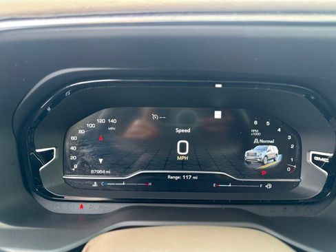 Used 2022 GMC Yukon Denali RWD image 31