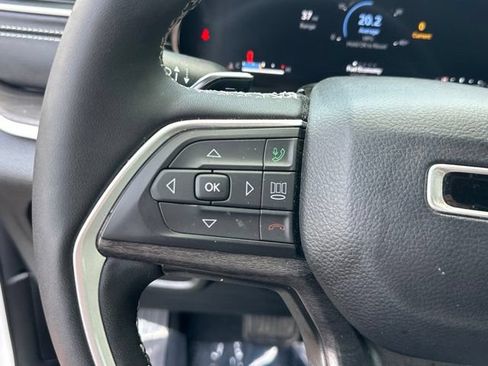 Used 2024 Jeep Grand Cherokee Limited w/ Black Appearance Package AWD/4WD image 7