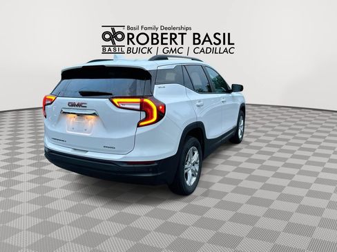 Used 2023 GMC Terrain SLE w/ Driver Convenience Package AWD/4WD image 8