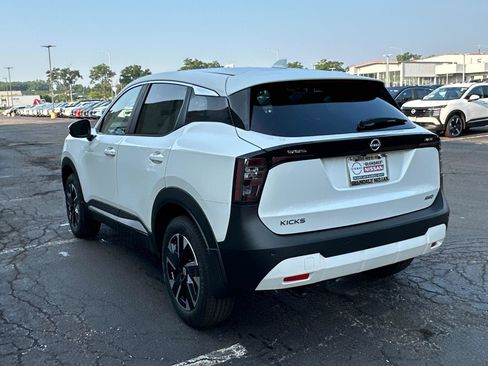 New 2025 Nissan Kicks SV image 6