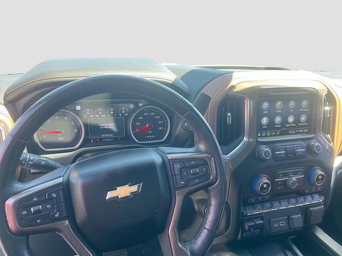 Used 2022 Chevrolet Silverado 2500 High Country w/ Z71 Off-Road Package AWD/4WD image 9