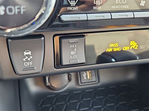 New 2025 Toyota RAV4 SE image 12