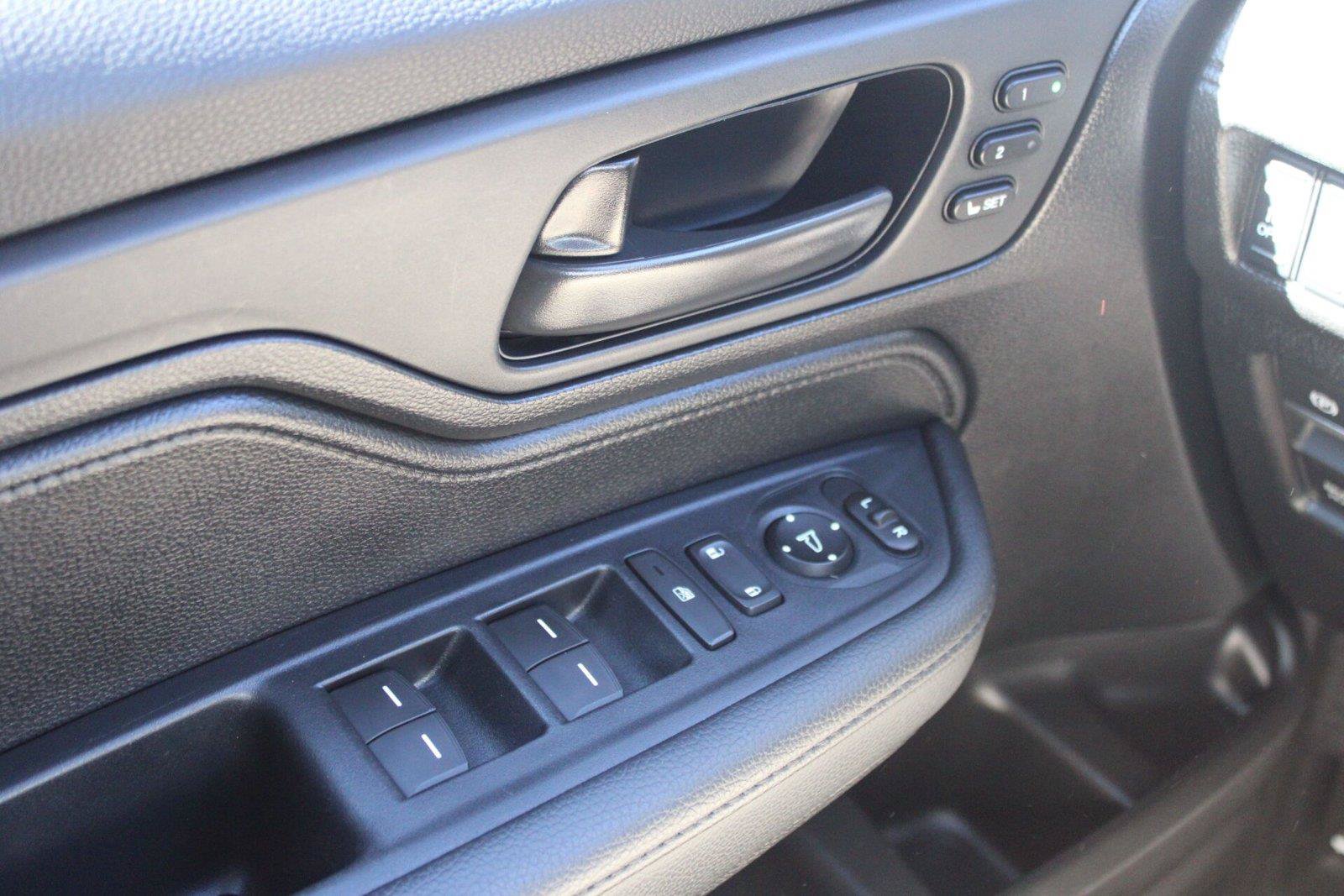 Used 2025 Honda Odyssey Sport-L image 24
