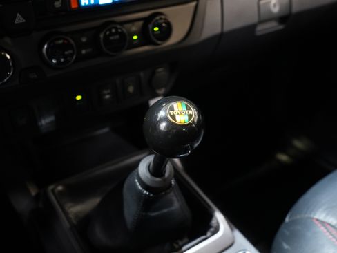 Used 2017 Toyota Tacoma TRD Pro image 47