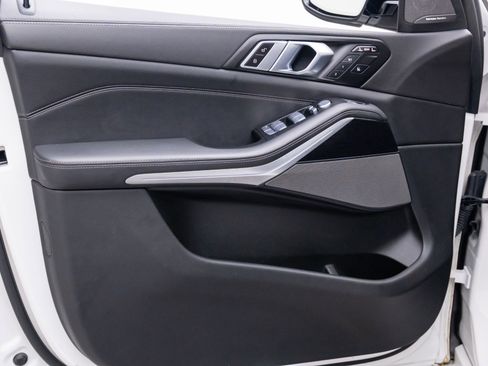 Used 2024 BMW X7 xDrive40i w/ M Sport Package image 12