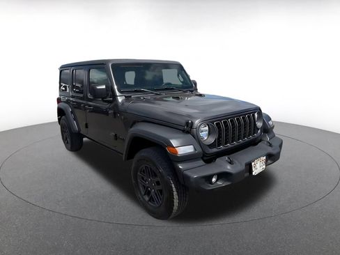 Used 2025 Jeep Wrangler Unlimited Sport AWD/4WD image 3
