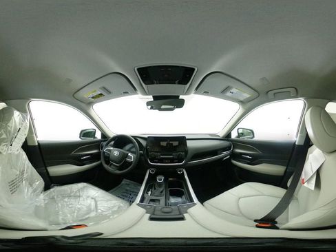 New 2026 Toyota Grand Highlander XLE image 33