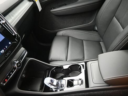 New 2025 Volvo XC40 B5 Plus w/ Protection Package Premier image 16