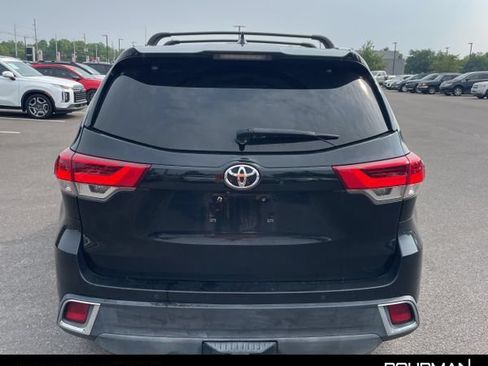 Used 2017 Toyota Highlander Limited Platinum AWD/4WD image 4